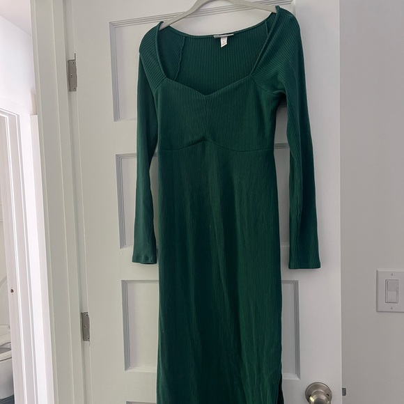 Ingrid & Isabel green long sleeve ribbed maternity midi dress - Picture 2 of 4